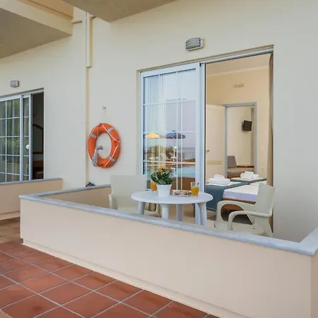 Adonis Aparthotel